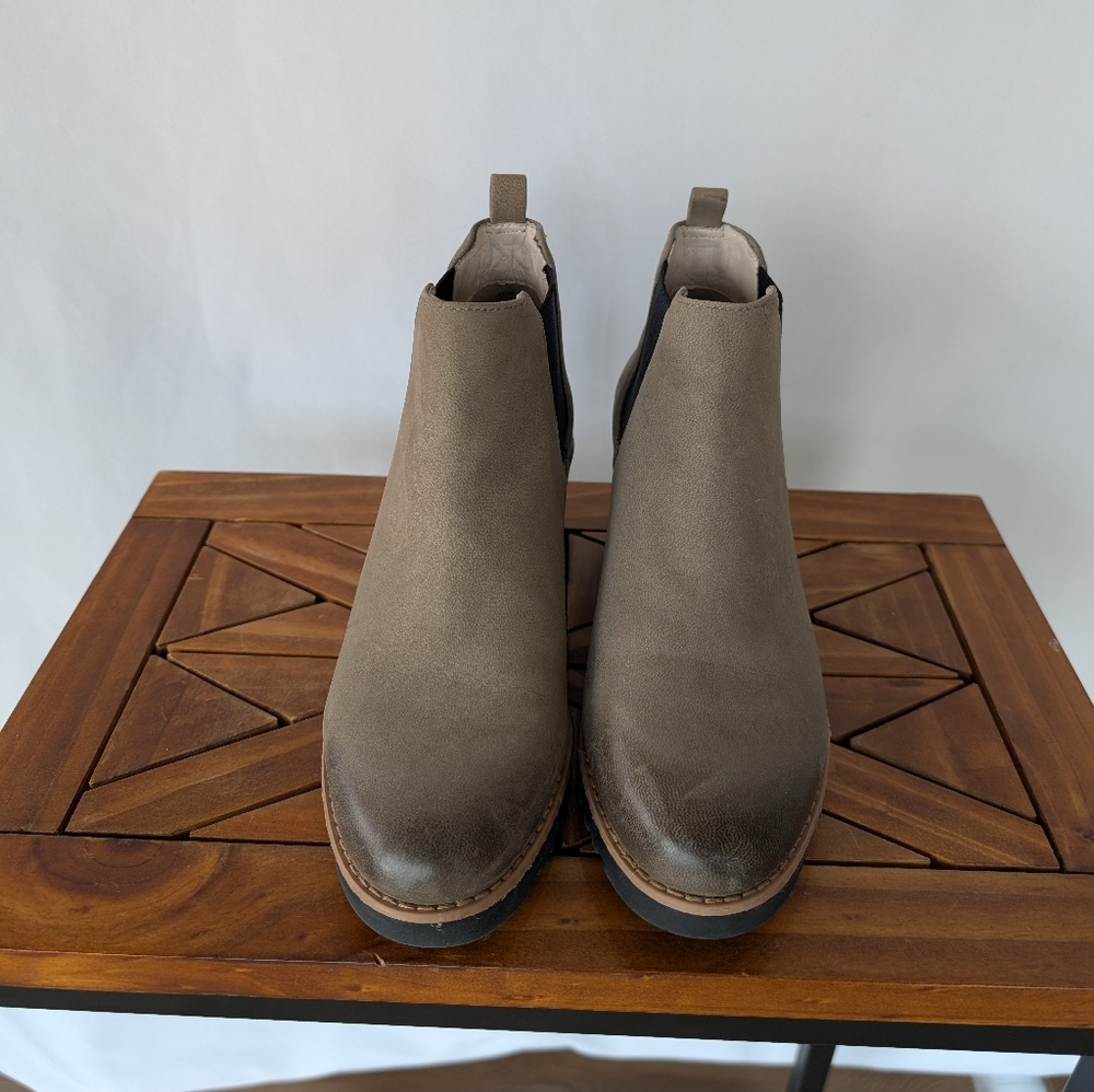 Women's Calson Gray Chelsea Boots